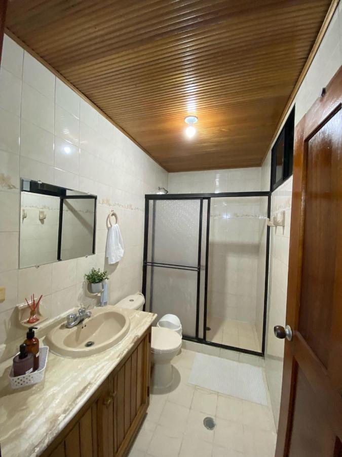 Habitaciones Independientes Cerca Al Aeropuerto 3 Cartagena Bagian luar foto